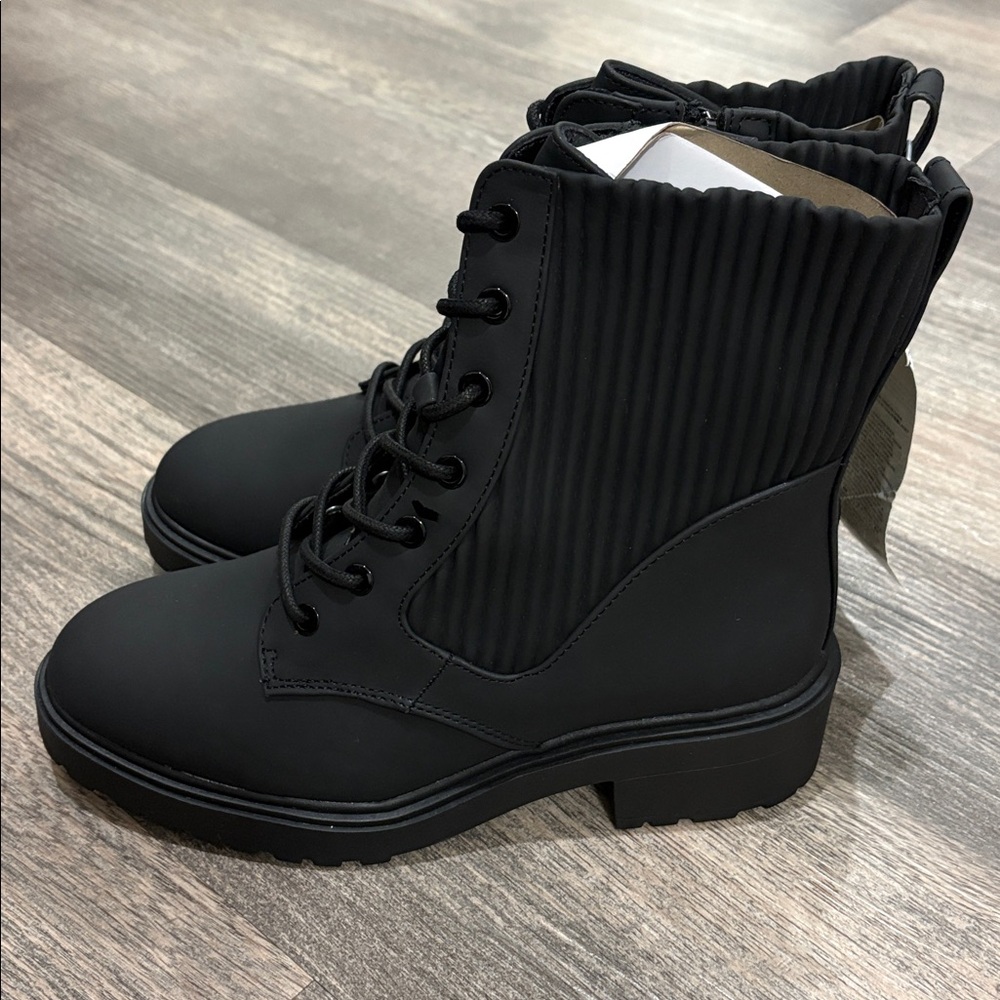 Amazon Essentials Black Women's Combat Boots - Picture 3 of 10